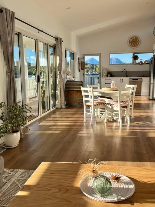 Villa Viola - Seaside Retreat Coles Bay Esterno foto
